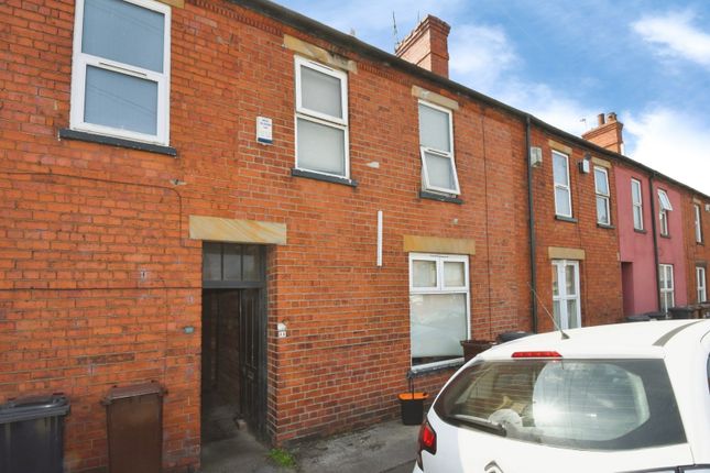 3 bed property, in Peel Street, £100,000