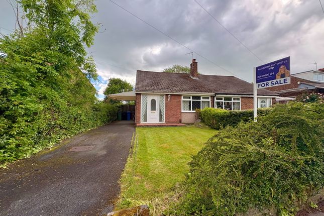 2 bed property, in Fairacres Road, £270,000