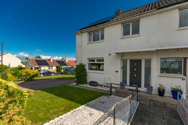 3 bed property, in 39 Oxgangs Brae, £275,000
