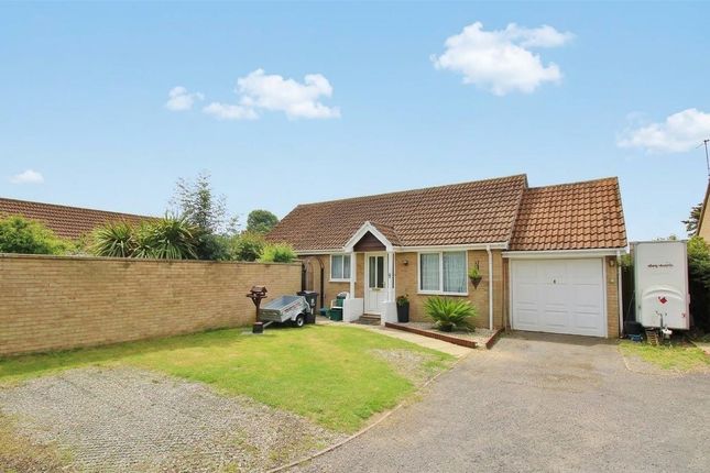 2 bed property, in Lynne Close, £294,995
