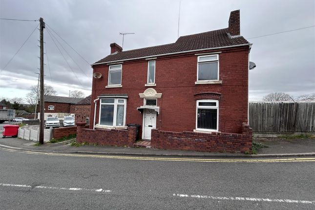 3 bed property, in Chapel Street, £210,000
