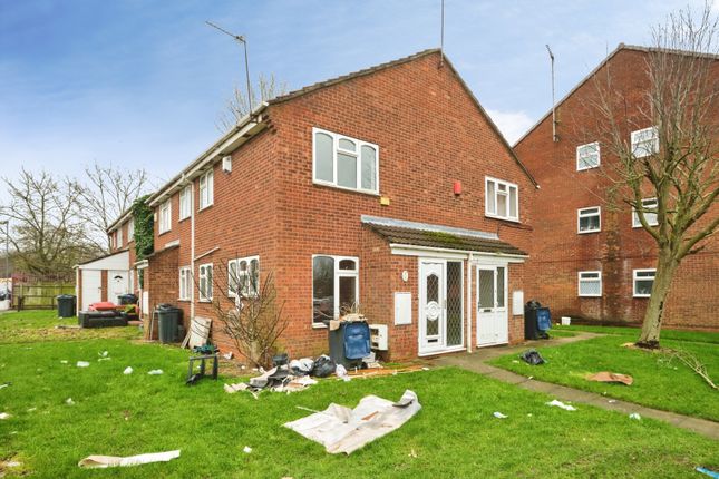 1 bed property, in Minster Drive, £100,000