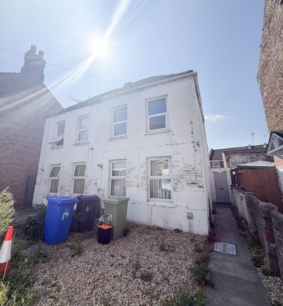 4 bed property, in Grove Street, £200,000