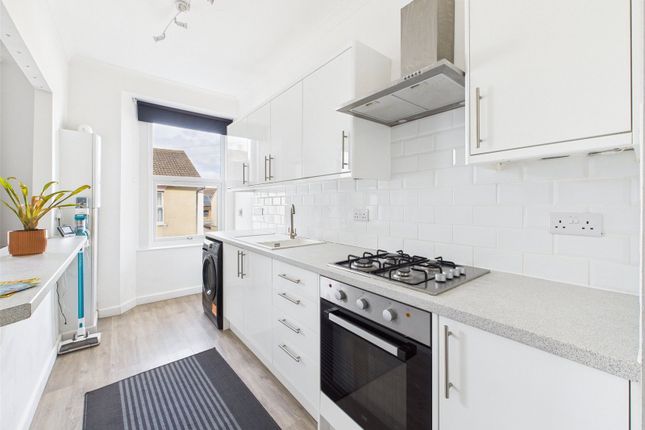 2 bed property, in Alma Street, £130,000