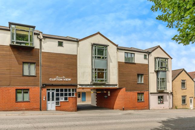 Studio, in Bedminster Down Road, £100,000