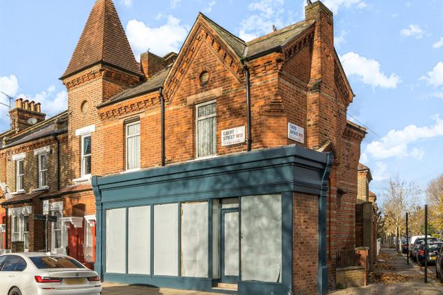 3 bed property, in Third Avenue, £950,000