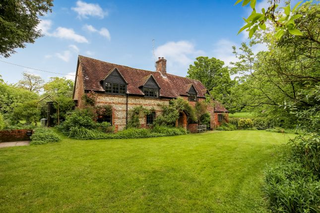 3 bed property, in Pentridge, £739,450