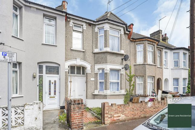1 bed property, in St. Awdrys Road, £210,000