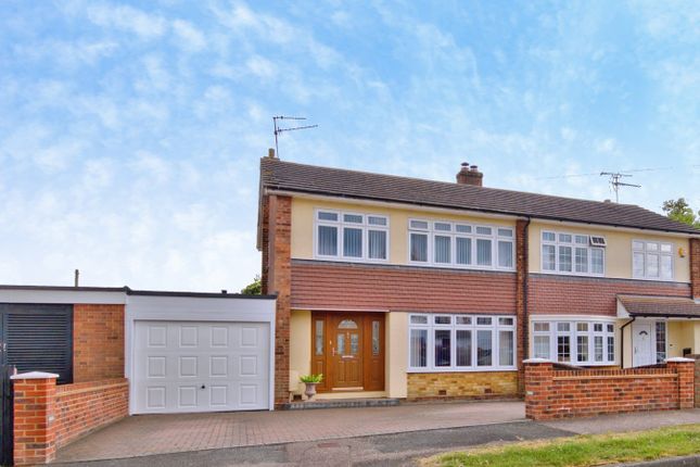 3 bed property, in Bakers Meadow, £665,000