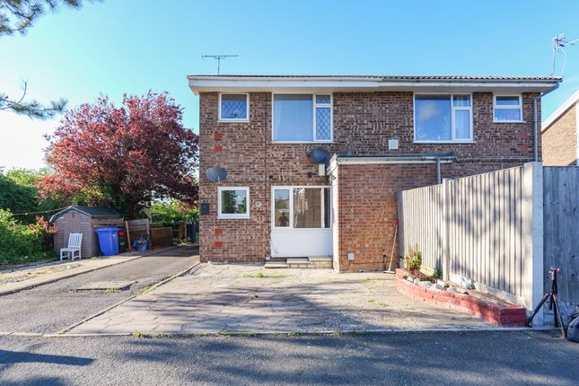 1 bed property, in Lon Brynli, £70,000