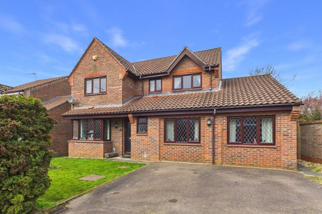 5 bed property, in Beechey Close, £425,000