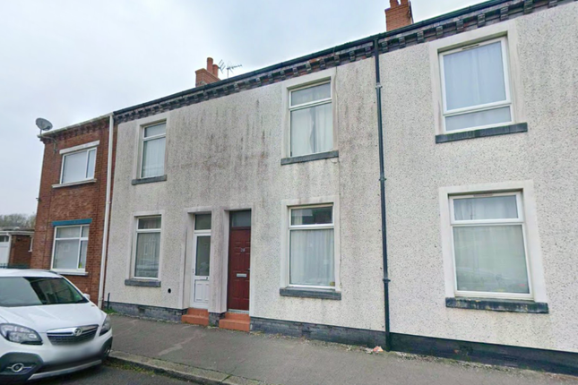 2 bed property, in Marsh Street, £55,000