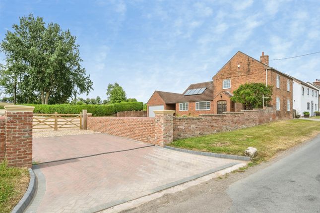5 bed property, in Middle Bridge Road, £475,000