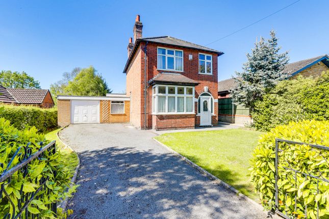 3 bed property, in Bostocks Lane, £425,000