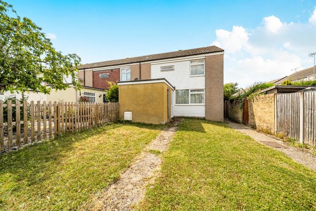 3 bed property, in Wood Close, £400,000