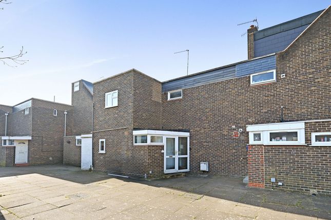 3 bed property, in Friendship Walk, £425,000
