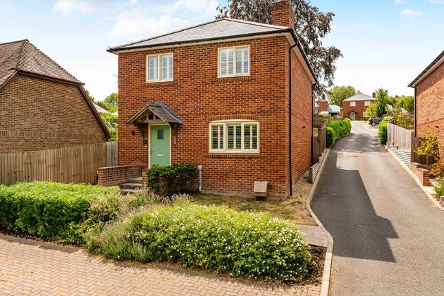 3 bed property, in Willow End, £625,000