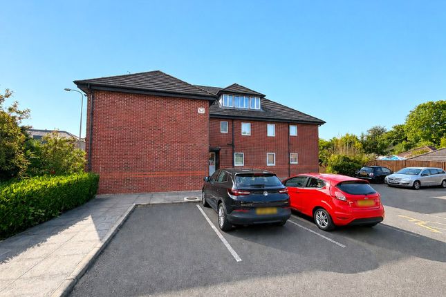 2 bed property, in Prescott Street, £95,000