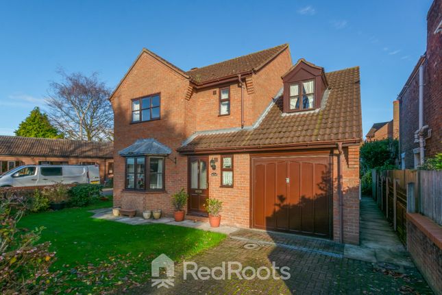 3 bed property, in Albion Hill, £300,000
