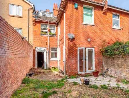 6 bed property, in Haviland Road, £425,000