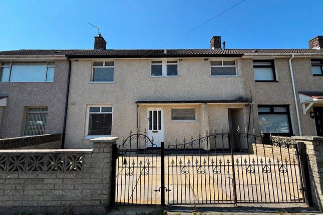 4 bed property, in Ravenhead Avenue, £165,000
