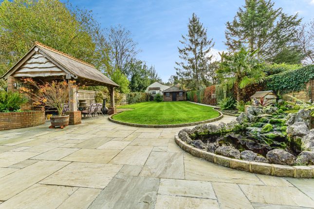 4 bed property, in Lusted Hall Lane, £850,000