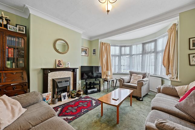 5 bed property, in Weighton Road, £650,000