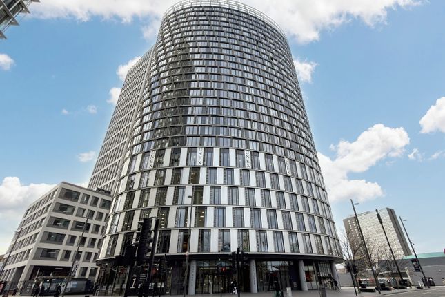 2 bed property, in 92 Unex Tower, £380,000