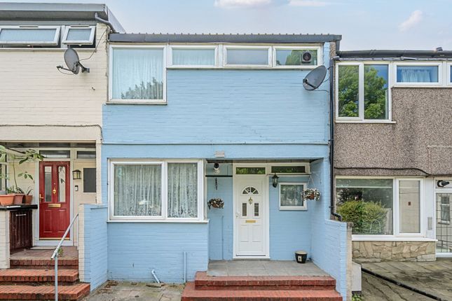 3 bed property, in Witney Path, £500,000