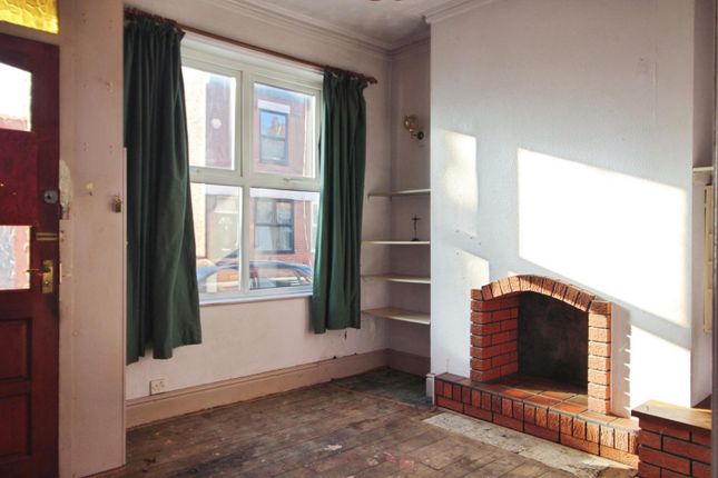 2 bed property, in Edward Street, £220,000