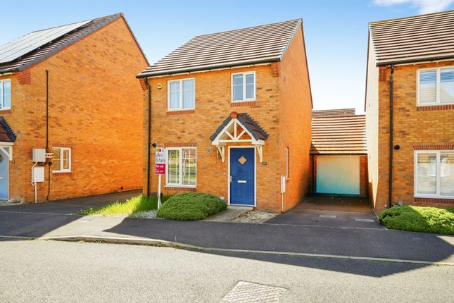 3 bed property, in Cottongrass Road, £350,000