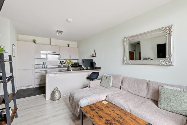 1 bed property, in Nova 1, £157,500