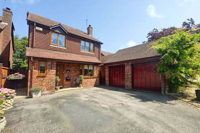 4 bed property, in Vetch Field, £650,000