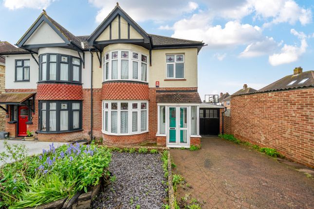 3 bed property, in Colville Road, £450,000