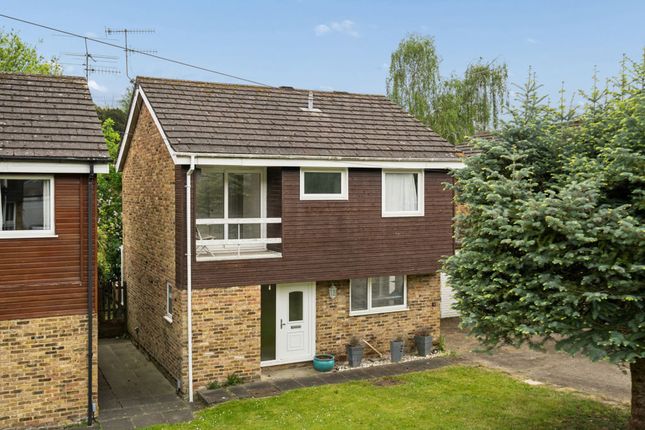 4 bed property, in Highwoods Drive, £700,000