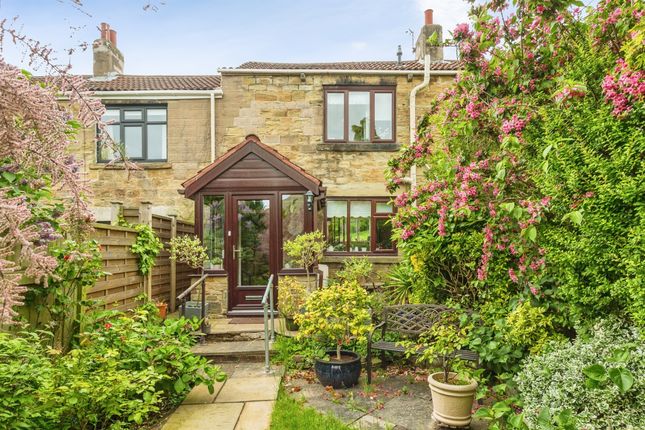 2 bed property, in Clarendon Cottages, £170,000