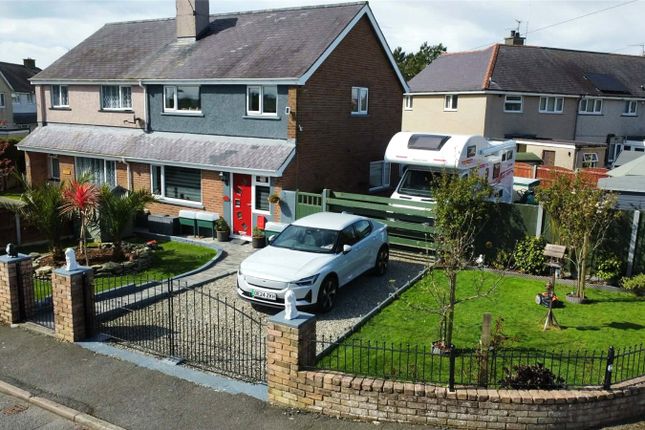 3 bed property, in Maes Mona, £229,950
