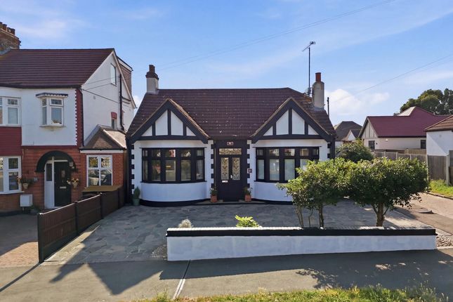 2 bed property, in Highfield Gardens, £500,000