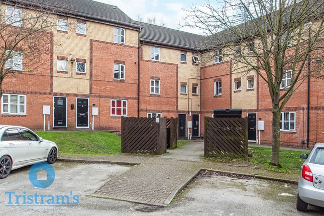 4 bed property, in Denison Court, £140,000