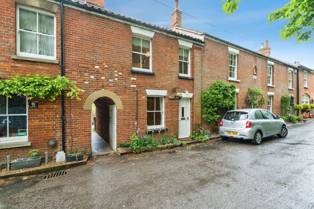 2 bed property, in White Lion Road, £210,000