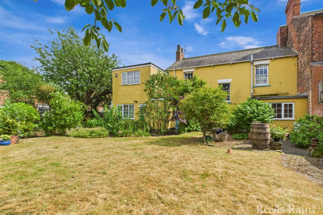 5 bed property, in George Street, £350,000