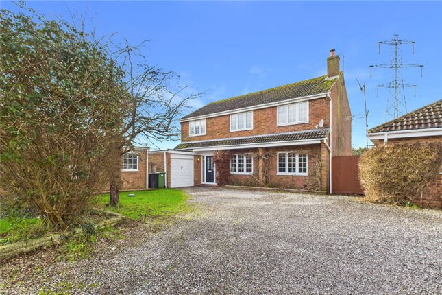5 bed property, in Paddock Close, £470,000