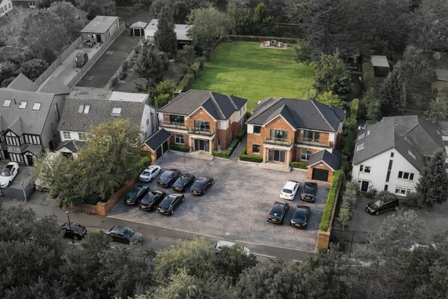 4 bed property, in Tentelow Lane, £1,100,000