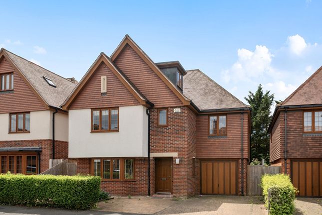 5 bed property, in Bishop Ramsey Close, £1,050,000