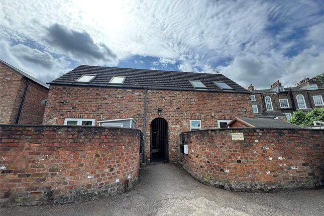 1 bed property, in Cambridge Mews, £100,000