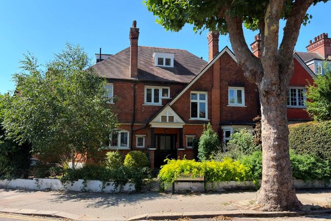 3 bed property, in Flat B, £550,000