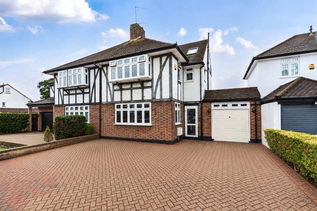 4 bed property, in Colepits Wood Road, £875,000