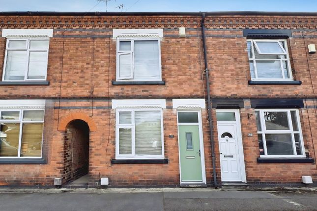 2 bed property, in Victoria Street, £215,000