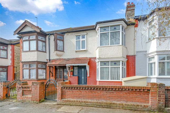 3 bed property, in Forest View Road, £600,000