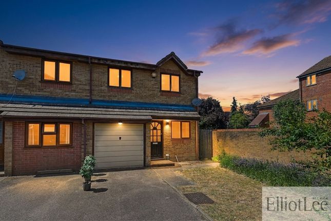 3 bed property, in Brindley Close, £550,000